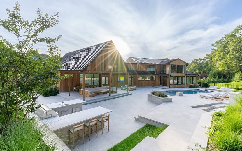 High-end outdoor construction project on the North Shore